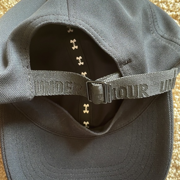 Under armor hat - Picture 4 of 4